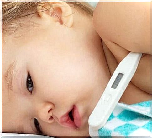 10 simple tricks to lower your baby's temperature