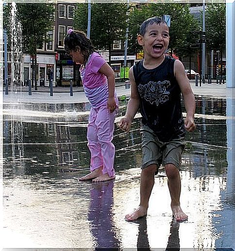 Siblings at the fountain