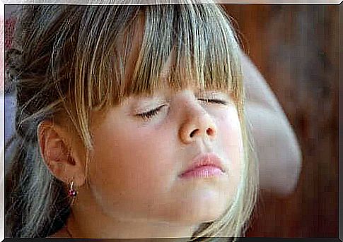 Koeppen technique: girl meditates