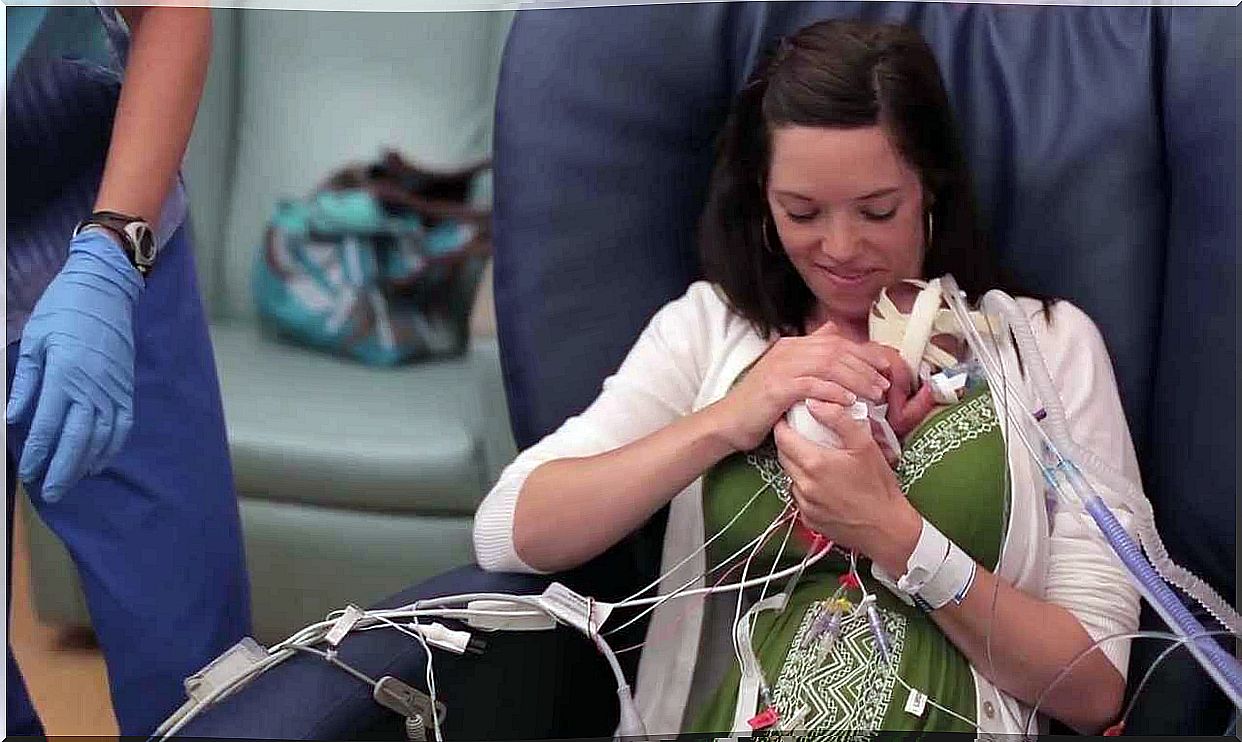 This video shows that love makes premature babies stronger